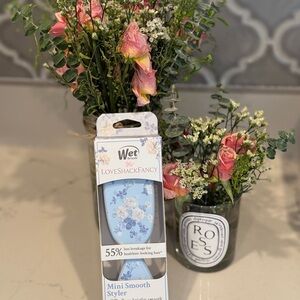 LoveShackFancy Mini Smooth Styler - Blue Floral